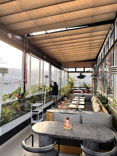 CIERTO ROOFTOP MEDELLÍN